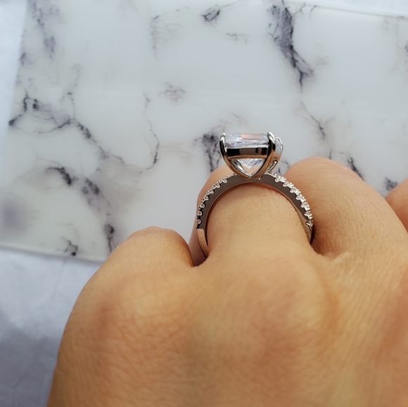 New Gorgeous White Sapphire Wedding Ring - Picture 5 of 7